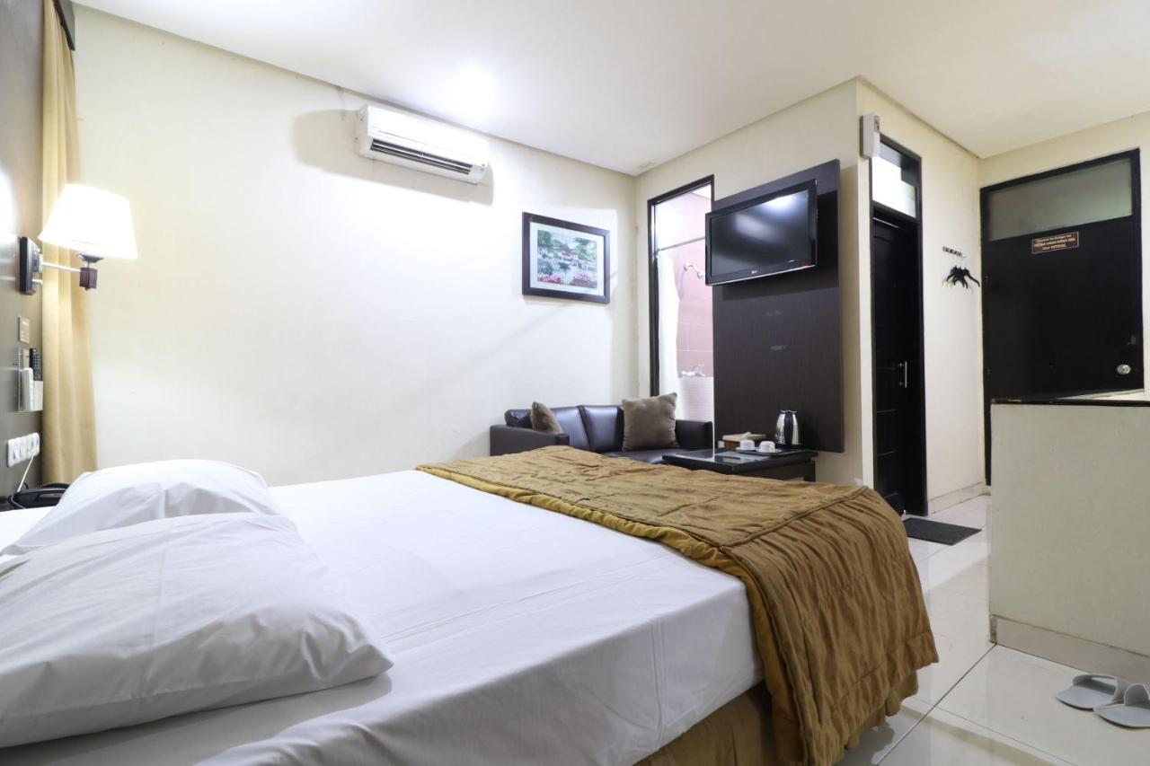 C'One Hotel Pulomas Джакарта Экстерьер фото