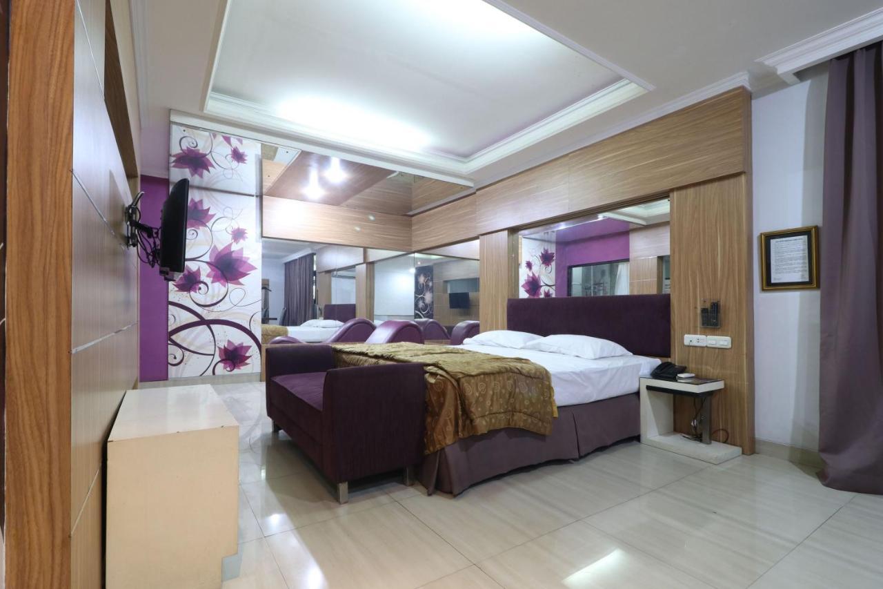 C'One Hotel Pulomas Джакарта Экстерьер фото